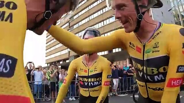 Tour d’Espagne 2022 - La Jumbo-Visma de Primoz Roglic gagne la 1ère étape ! Robert Gesink leader de La Vuelta !
