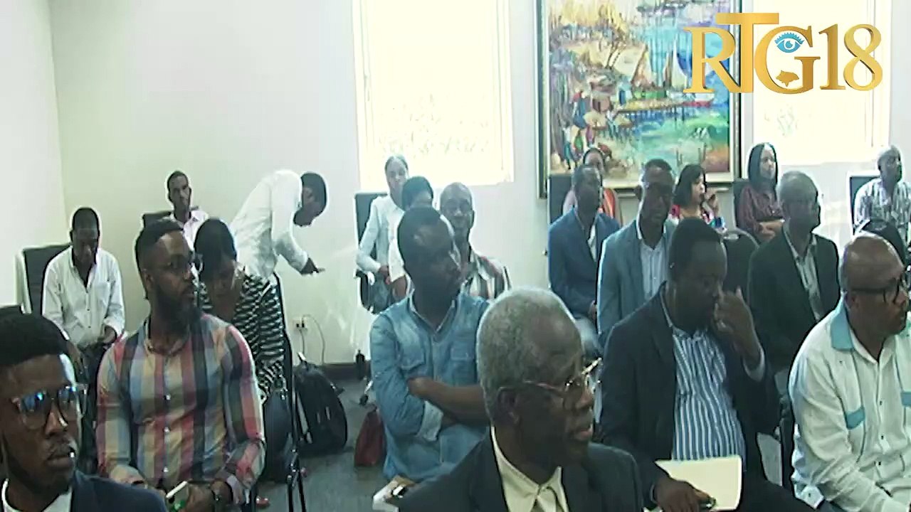 Ministè komès siyen 4 akò koperasyon ak UEH pou fè pwomosyon ak ran'n pi fasil devlopman sektè komès