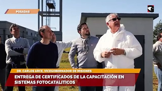 Entrega de certificados de la capacitación en sistemas fotocataliticos ARCE