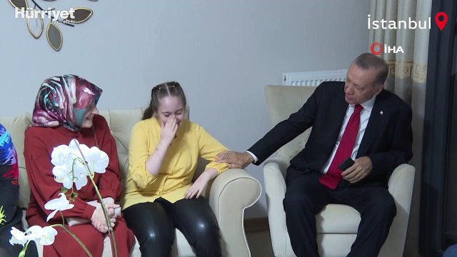 Cumhurbaşkanı Erdoğan, kentsel dönüşüm projesinde hak sahibi bir aileyi ziyaret etti