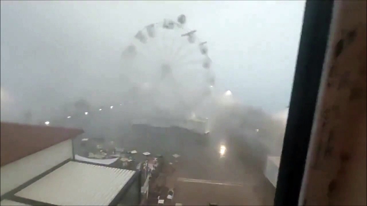 Des vents surpuissants détruisent une grande roue en Italie
