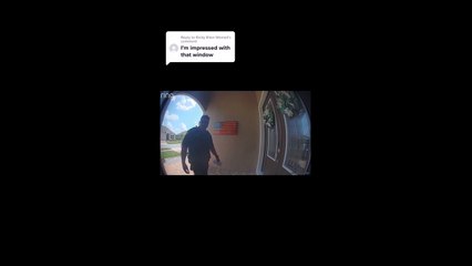 Ce policier reçoit un accueil musclé dans cette maison