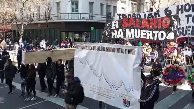 BUENOS AİRES - Arjantin'in başkenti Buenos Aires'te protesto