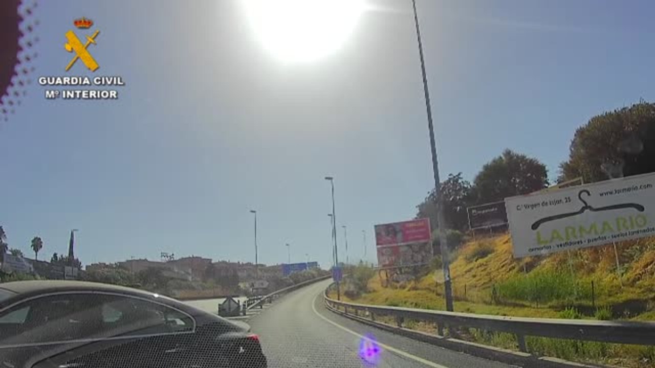 La Guardia Civil intercepta a un kamikaze circulando en sentido contrario por el carril de incorporación a la A-49
