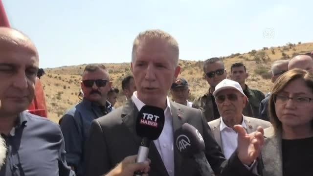 Gaziantep haberleri... GAZİANTEP - Kaza yapan araca müdahale eden ekiplere yolcu otobüsü çarptı, 16 kişi öldü - Vali Gül'ün açıklaması