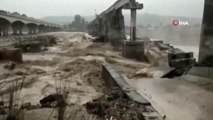 Son dakika haberleri | Hindistan'da sel felaketi: 6 ölü