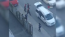 Son dakika haber... Sultangazi'de polisin şüphelendiği araçtan uyuşturucu madde çıktı
