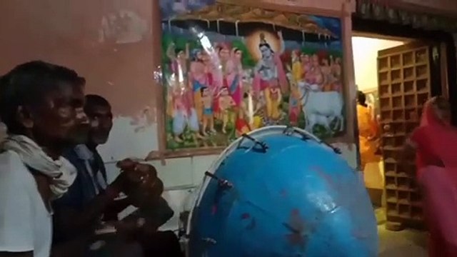 जन्मे पालनहार, गूंजे घंटे घड़ियाल : झांकियों के दर्शन को उमड़ा सैलाब, कहीं भजन, कहीं गूंजे जयकारे