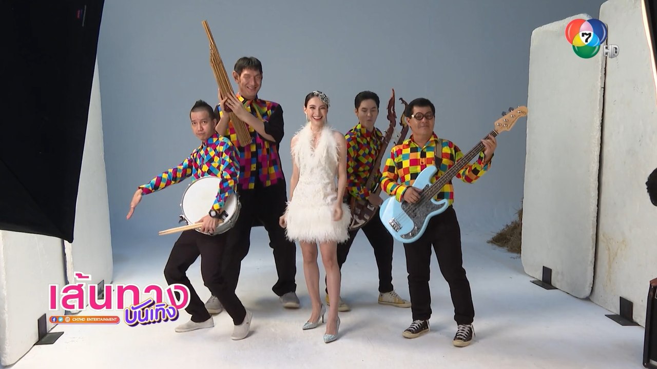 สาวน้อยร้อยไมค์ : บอม พงศกร ประกบคู่ นางเอกป้ายแดง แอนน่า กลึคส์