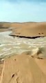 Et au milieu du désert... coule une rivière. Incroyable