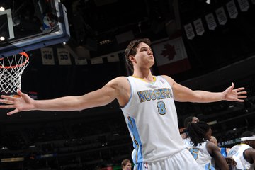 Danilo Gallinari No-Look Pass from 2012