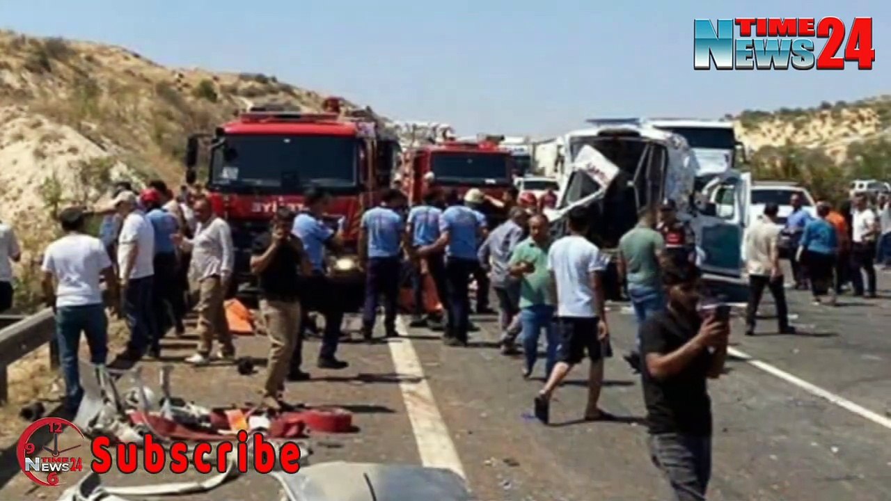 CRASH HORROR | Ten injured including a child after race car crashes in Australlia