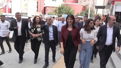 HDP Eş Genel Başkanı Buldan, esnafı ziyaret etti