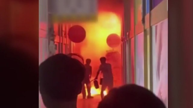 수원 상가 건물 화재...100여 명 대피 / YTN