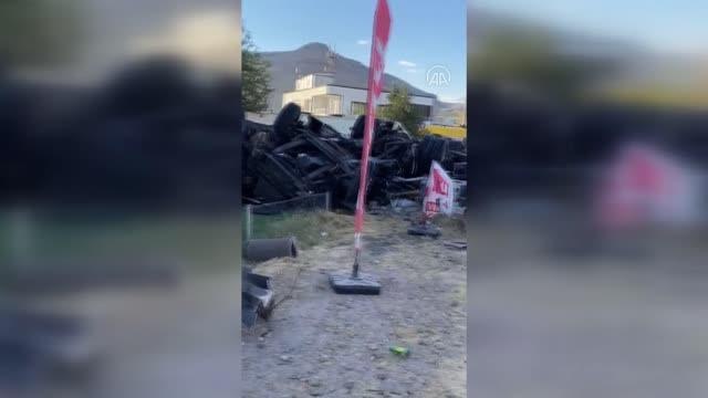 Mardin gündem haberleri | Derik'te freni patlayan tır vatandaşların arasına daldı (1)