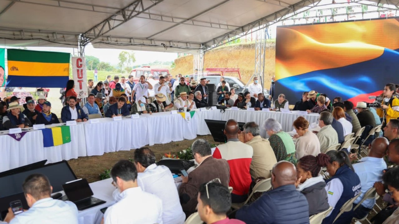 Defensoría envió alerta por enfrentamiento de grupos armados en Cauca
