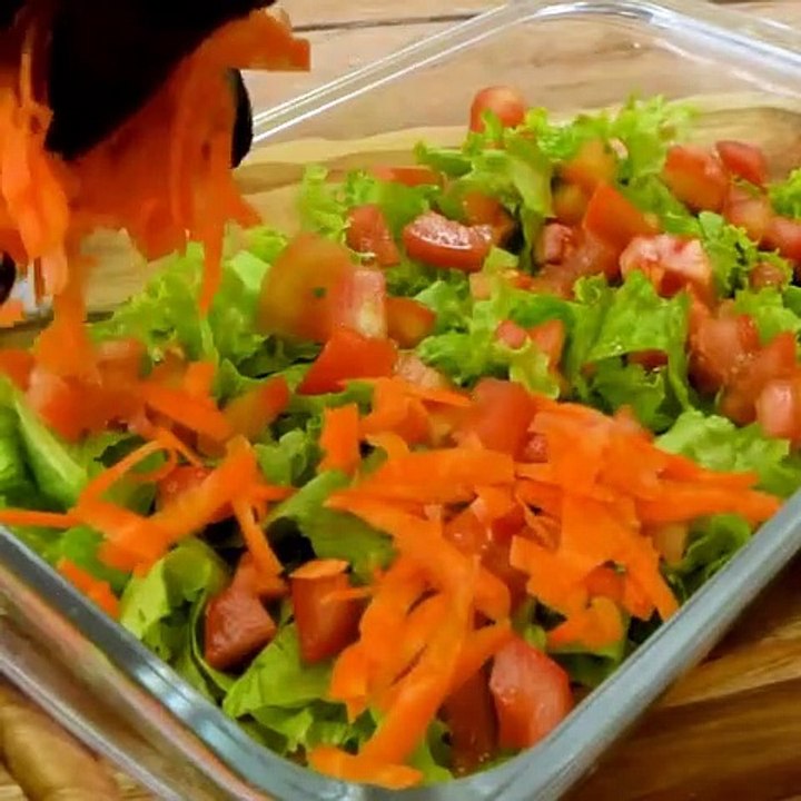 Même ceux qui n'aiment pas la salade vont adorer cette recette !