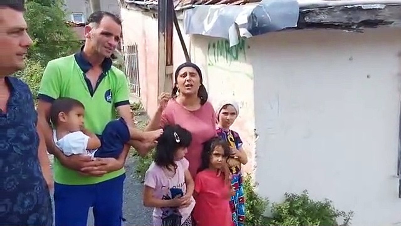 Hacıhüsrev'deki yıkım için evinden çıkarılmak istenen kadın: "Gücüm yetmiyor ev tutmaya, dışarıda aç öleceğimize evimi üstümüze yıksınlar"