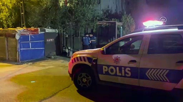 Adana'da 3. kattaki balkondan düşen kişi ağır yaralandı