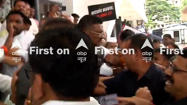 Breaking : Scuffle between MLAs of Shinde and Uddhav's MLAs outside Maharashtra Assembly