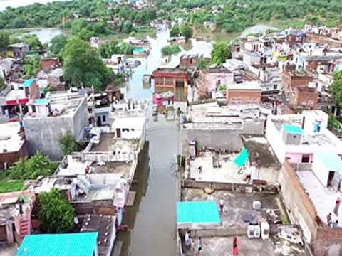 शहर में घुसा चम्बल का पानी, दूसरे दिन भी बस्तियों में भरा रहा पानी