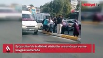 İstanbul'da sürücülerin yol verme kavgası