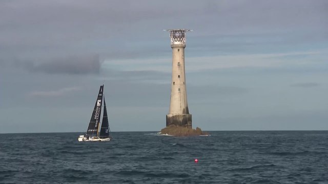 LA SOLITAIRE DU FIGARO 2022 : PHARE DE BISHOP - PASSAGE DE LA TÊTE DE LA COURSE