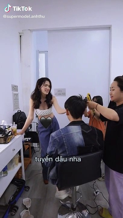 Siêu mẫu Anh Thư tuyển vợ cho con trai