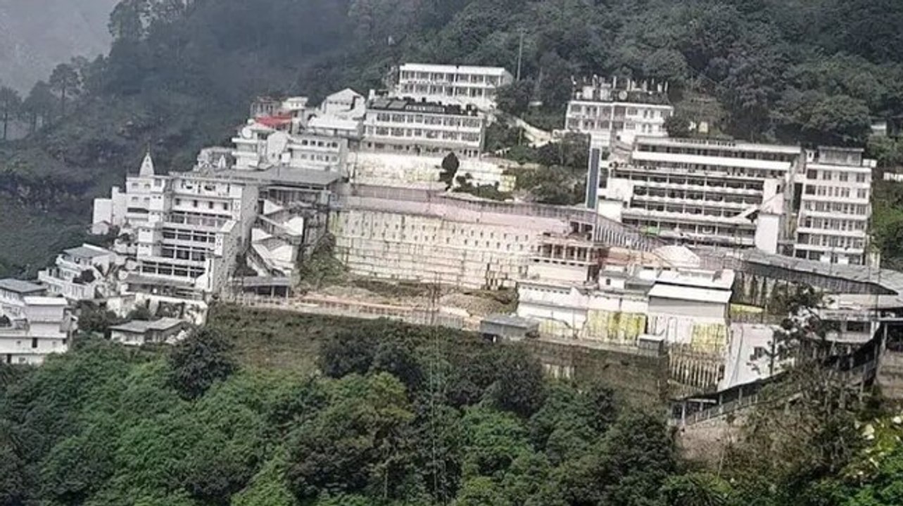 Heavy rainfall leads to flash floods near Vaishno Devi, disrupt movement of devotees