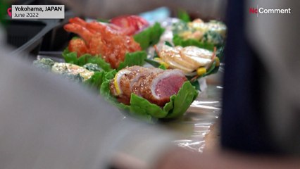 شاهد: فنانون يابانيون يبدعون في تصميم مجسمات أطعمة مصنوعة من البلاستيك