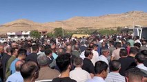 Son dakika haber: İçişleri Bakanı Soylu, trafik kazasında hayatını kaybeden İrfan Aytaş'ın Derik'te kılınan cenaze namazına katıldı