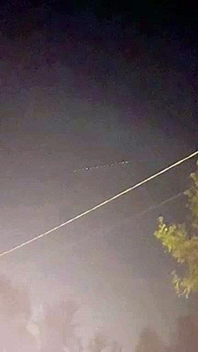 Strane luci nel cielo in Versilia, ecco i satelliti Starlink di Elon Musk