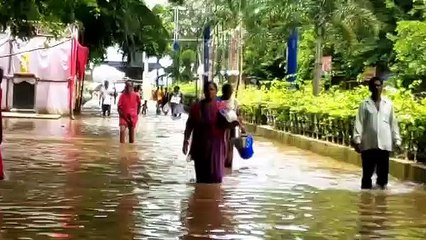 கோதாவரி ஆற்றில் மீண்டும் வெள்ளபெருக்கு - தண்ணீரில் தத்தளிக்கும் ஏனாம் மக்கள்