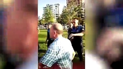 Konya'daki 'gençlik şöleni' için parkta hazırlık yapan Saadet Partisi'nin üyelerine zabıta biber gazı sıktı