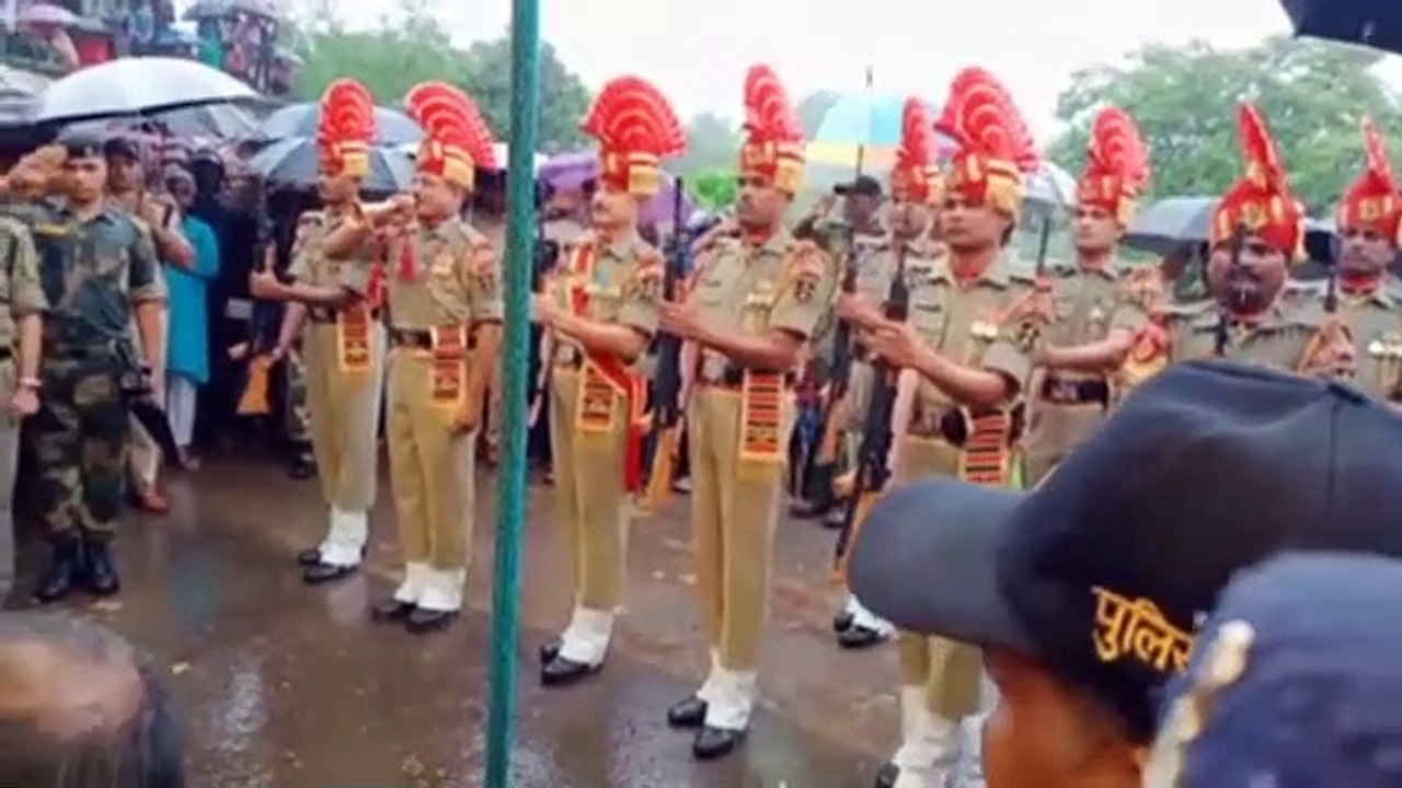 सैन्य सम्मान के साथ गिरजेश को दी अंतिम विदाई