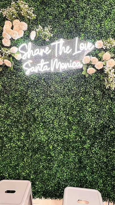 Vaimalama Chaves en vacances avec son beau chéri Nicolas Fleury. Ete 2022