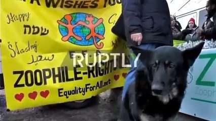مظاهرة مريبة تطالب بالسماح لممارسة الجنس مع الحيوانات