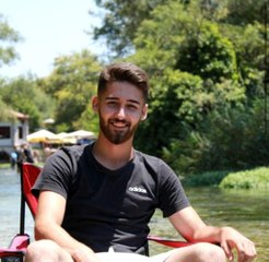 Feci kaza öncesi İHA muhabirlerinin yardım etmeye çalıştığı baba ve oğlu toprağa verildi