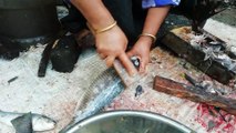 female Fish Cutter Experts in Fish Market || Amazing fish cutting