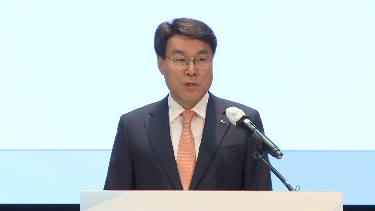 최정우 포스코 그룹 회장 "미래차 강판·이차전지 소재에 집중" / YTN