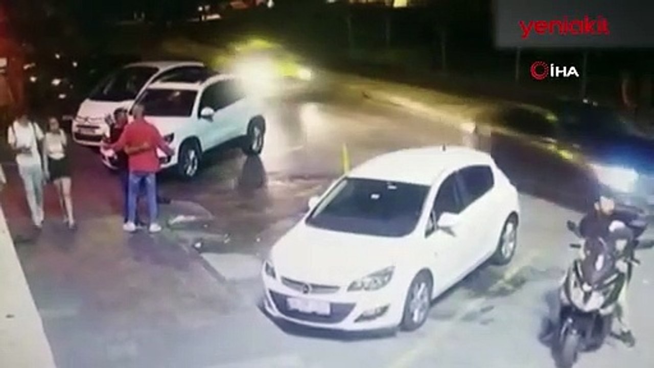 Sarhoş vandallara Mike Tyson yumruğu