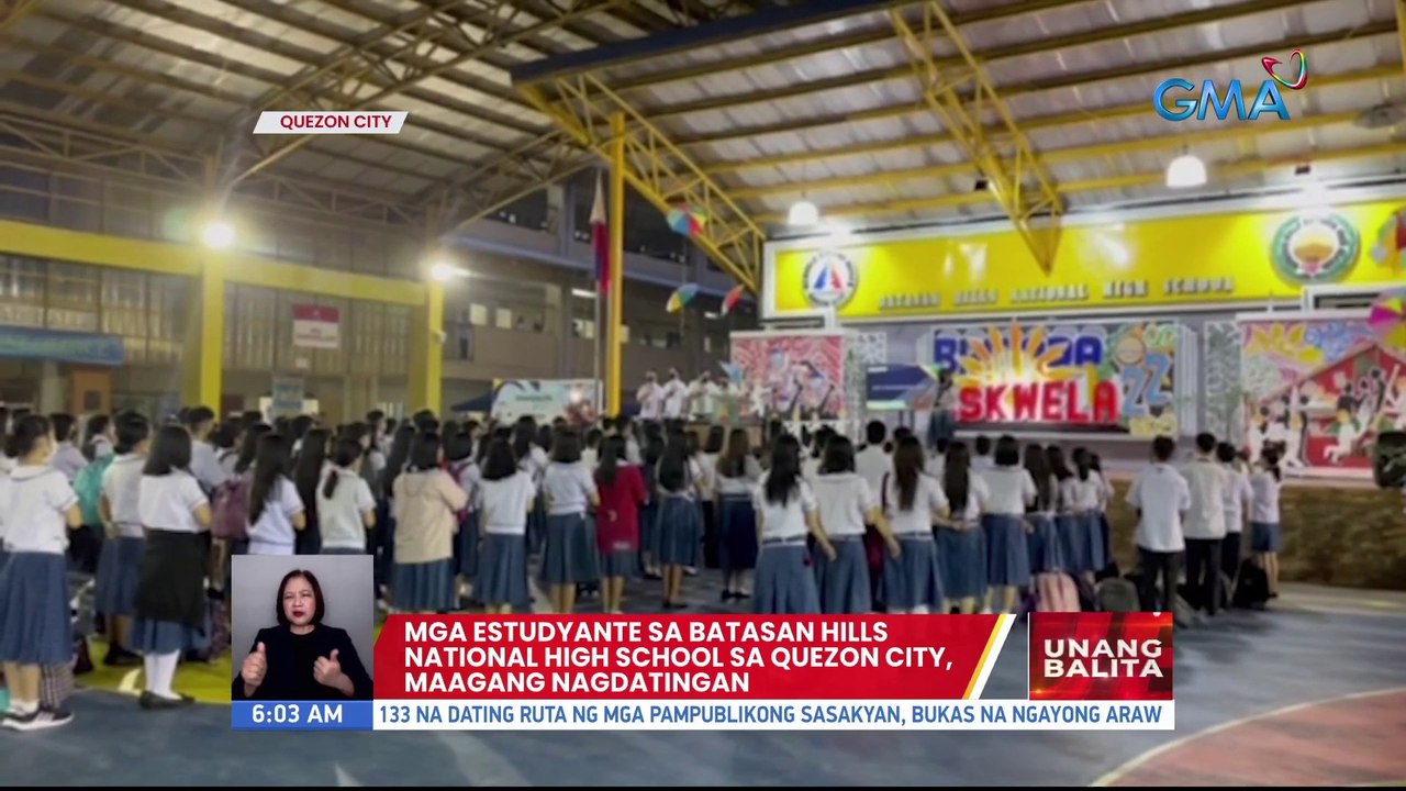 Mga estudyante sa Batasan Hills Nat'l High Scho...