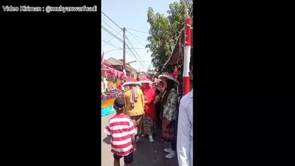 Menikmati Keseruan dan Pertunjukan Keren dalam Karnaval Desa Tambakan