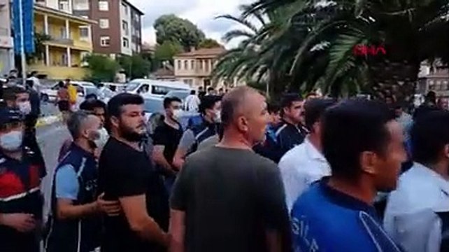 Denize girmenin yasaklandığı Şile'de iki cankurtaran bıçaklandı