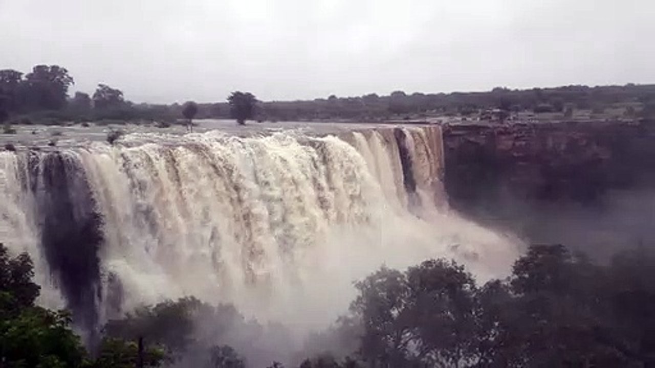 भीलवाड़ा व चित्तौडगढ़़ में बरसात ने फिर पकड़ा ज...