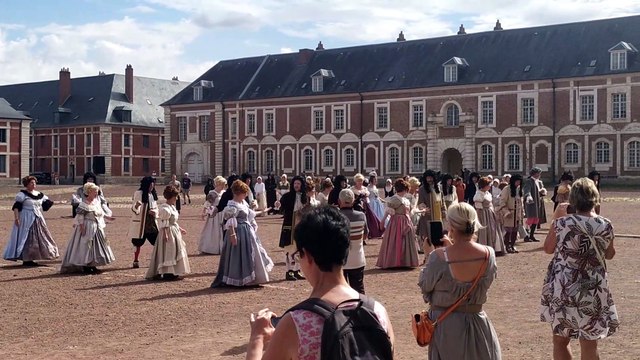 Balade théâtralisée à la citadelle d'Arras - Danse de fin