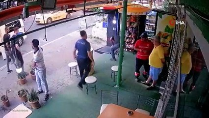 Alkollü kişi ortalığı savaş alanına çevirdi! Esnafın tek yumruğu yetti