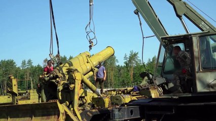 Video herunterladen: Ucrania denuncia nuevos bombardeos nocturnos de las fuerzas rusas sobre Járkov