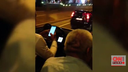 Otobüs şoförü direksiyon başında mesaj yazarken görüntülendi