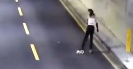 Genova, con i pattini in autostrada: "Seguivo il navigatore" (22.08.22)